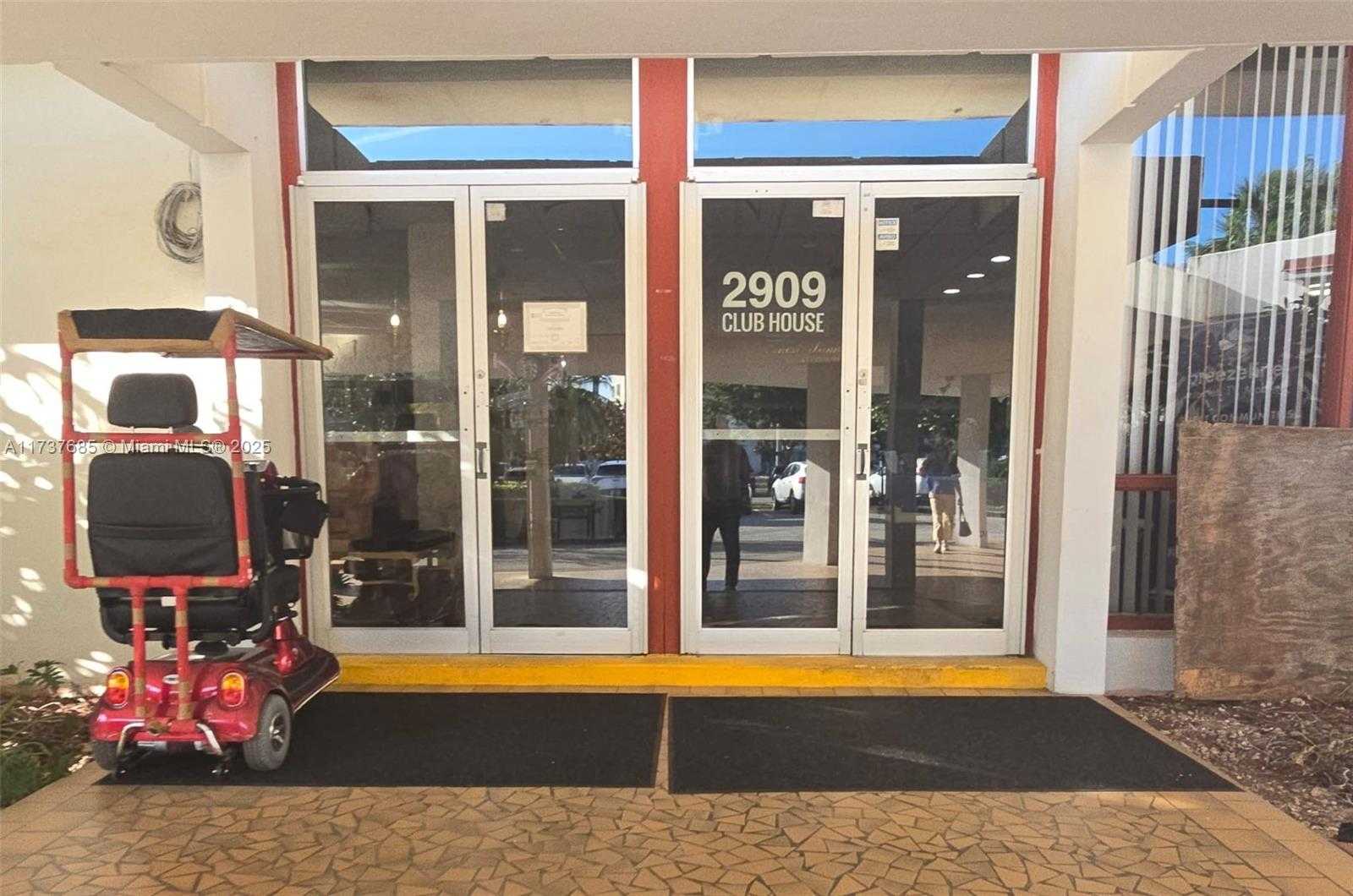 Small Image of 2905 POINT EAST DR #L209, Aventura Number 43