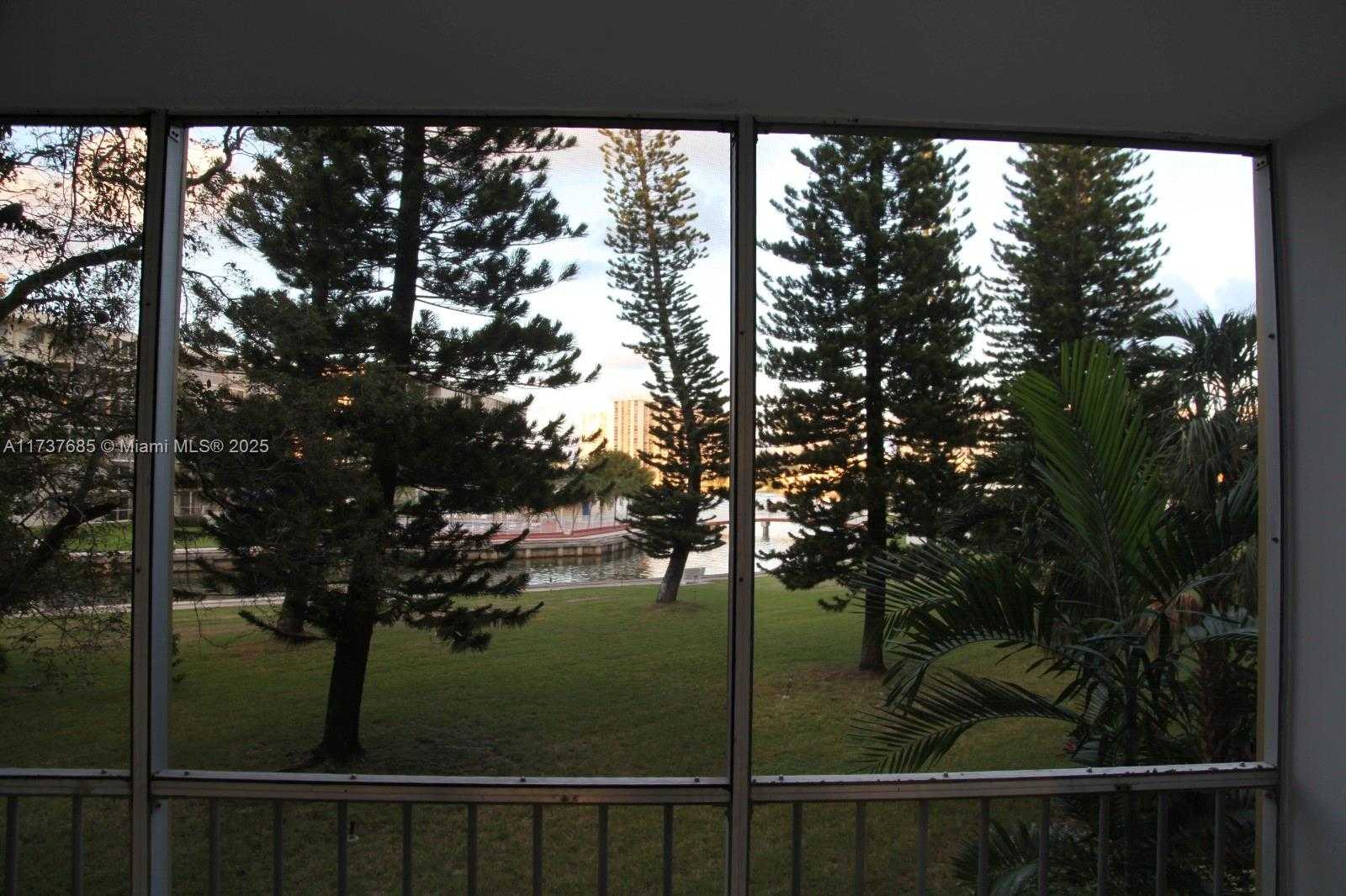 Small Image of 2905 POINT EAST DR #L209, Aventura Number 5