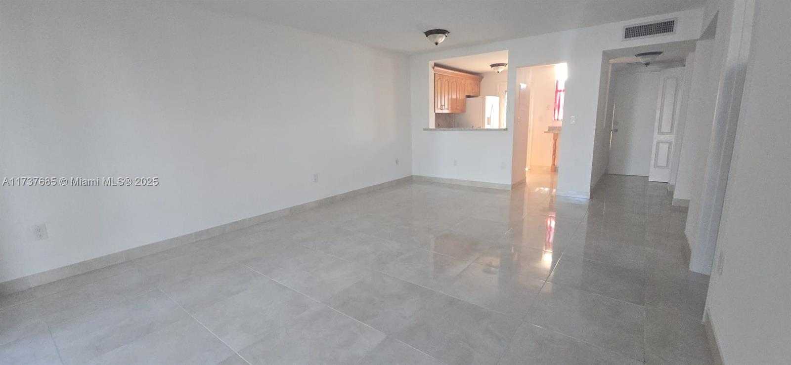Small Image of 2905 POINT EAST DR #L209, Aventura Number 8