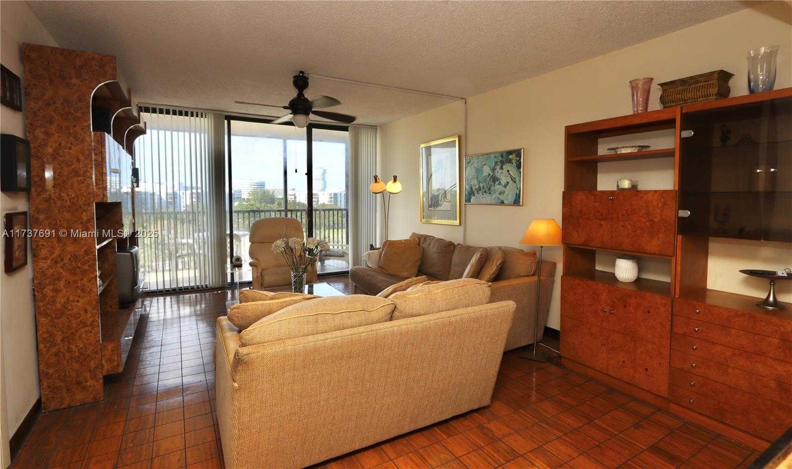 Small Image of 20301 WEST COUNTRY CLUB DR #730, Aventura Number 10