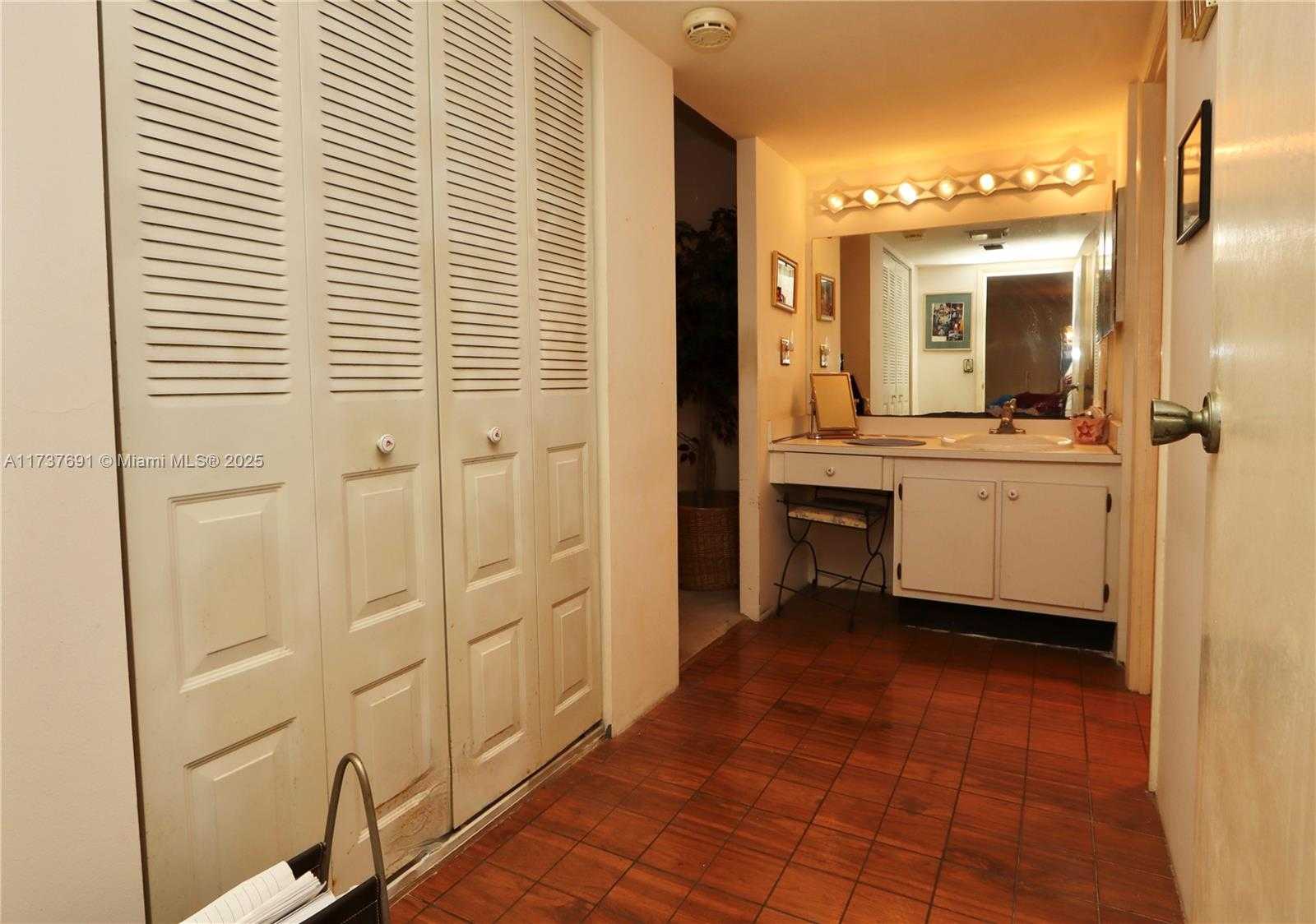 Small Image of 20301 WEST COUNTRY CLUB DR #730, Aventura Number 19
