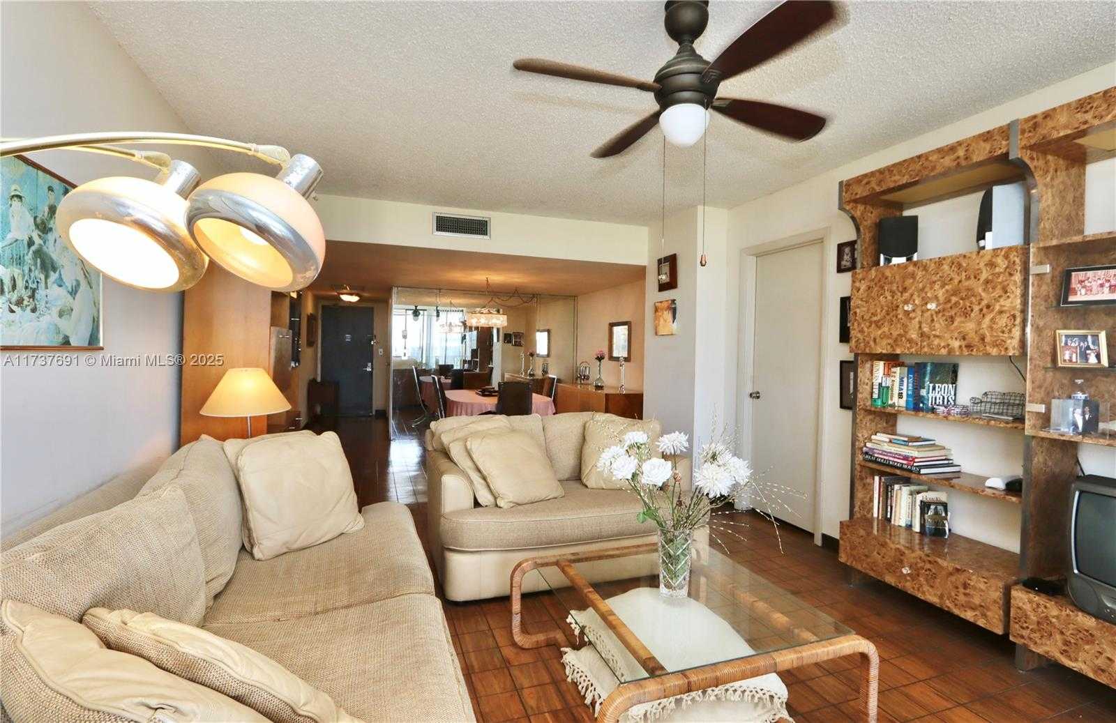 Small Image of 20301 WEST COUNTRY CLUB DR #730, Aventura Number 20