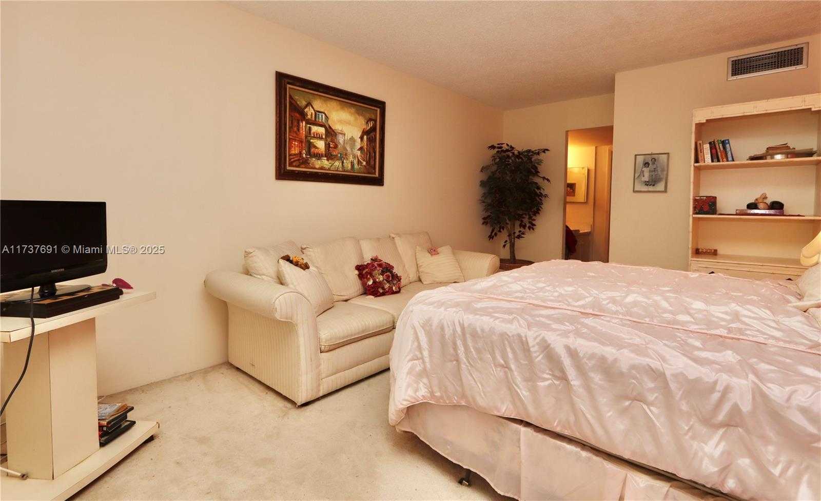 Small Image of 20301 WEST COUNTRY CLUB DR #730, Aventura Number 22