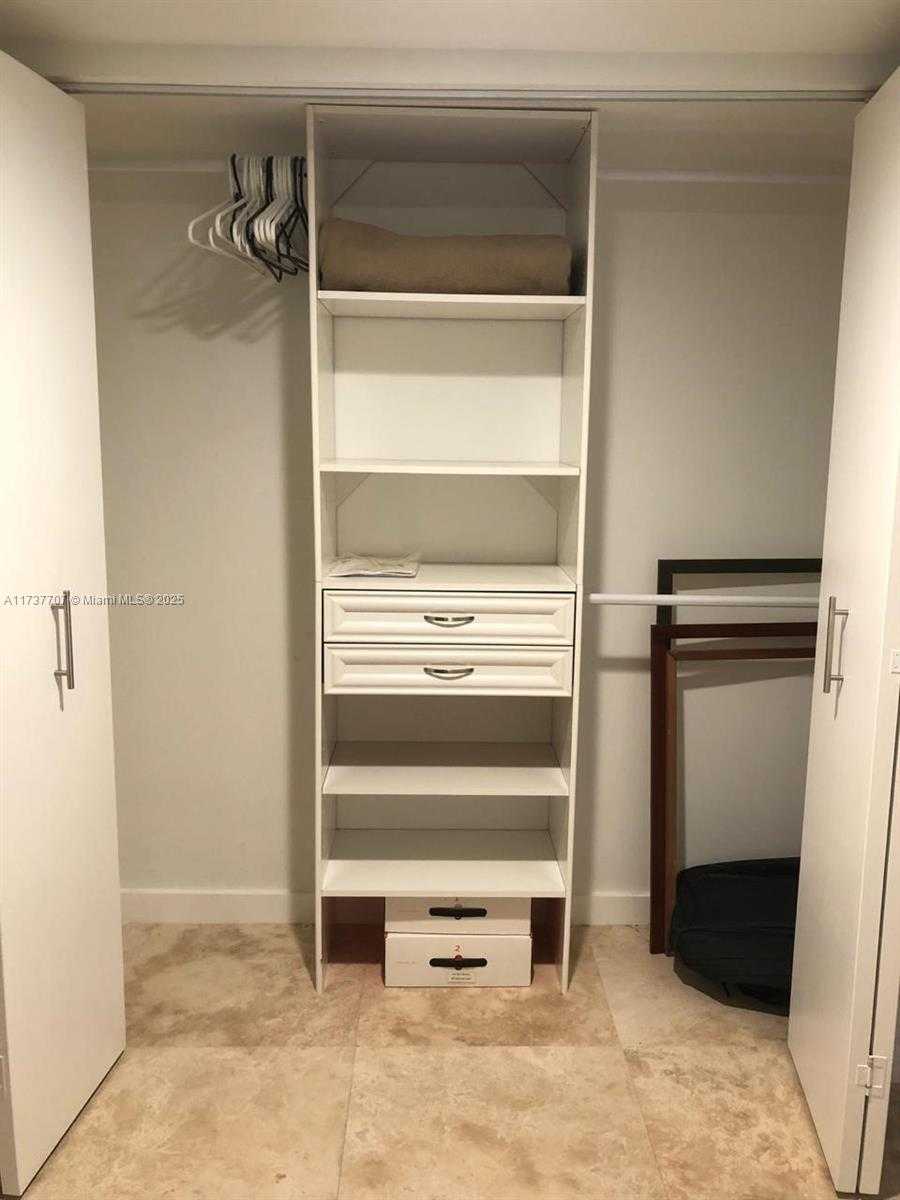 Small Image of 20379 WEST COUNTRY CLUB DR #539, Aventura Number 13
