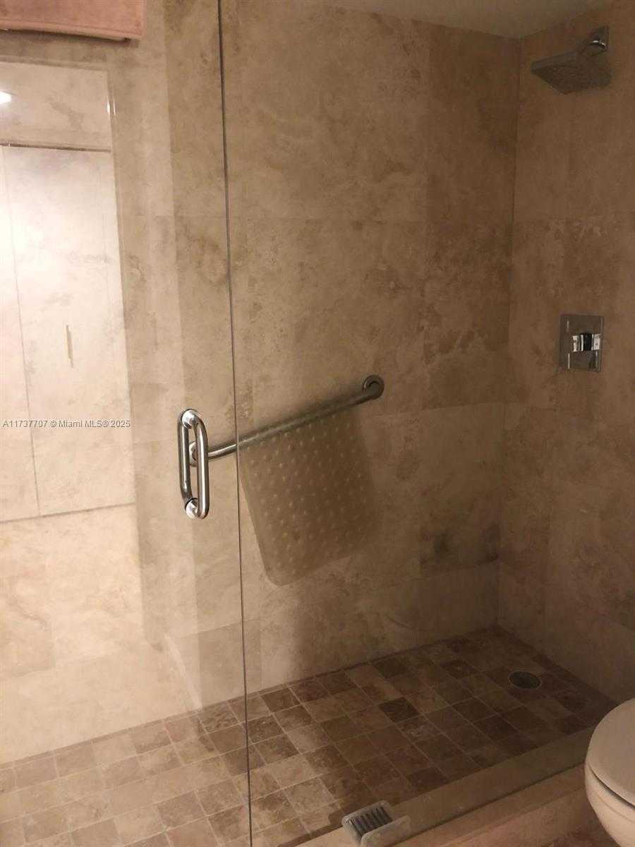 Small Image of 20379 WEST COUNTRY CLUB DR #539, Aventura Number 16