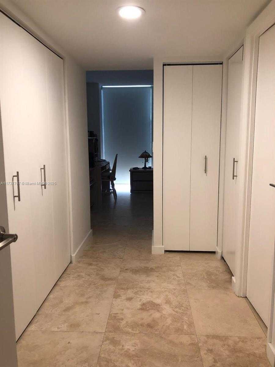 Small Image of 20379 WEST COUNTRY CLUB DR #539, Aventura Number 17