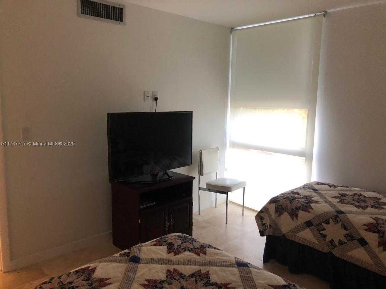 Small Image of 20379 WEST COUNTRY CLUB DR #539, Aventura Number 19