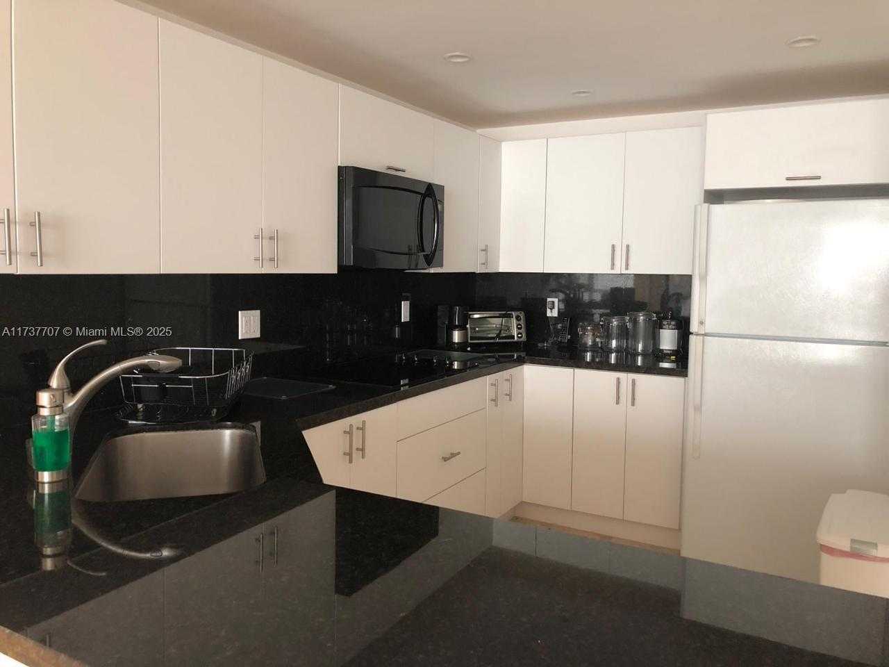 Small Image of 20379 WEST COUNTRY CLUB DR #539, Aventura Number 2