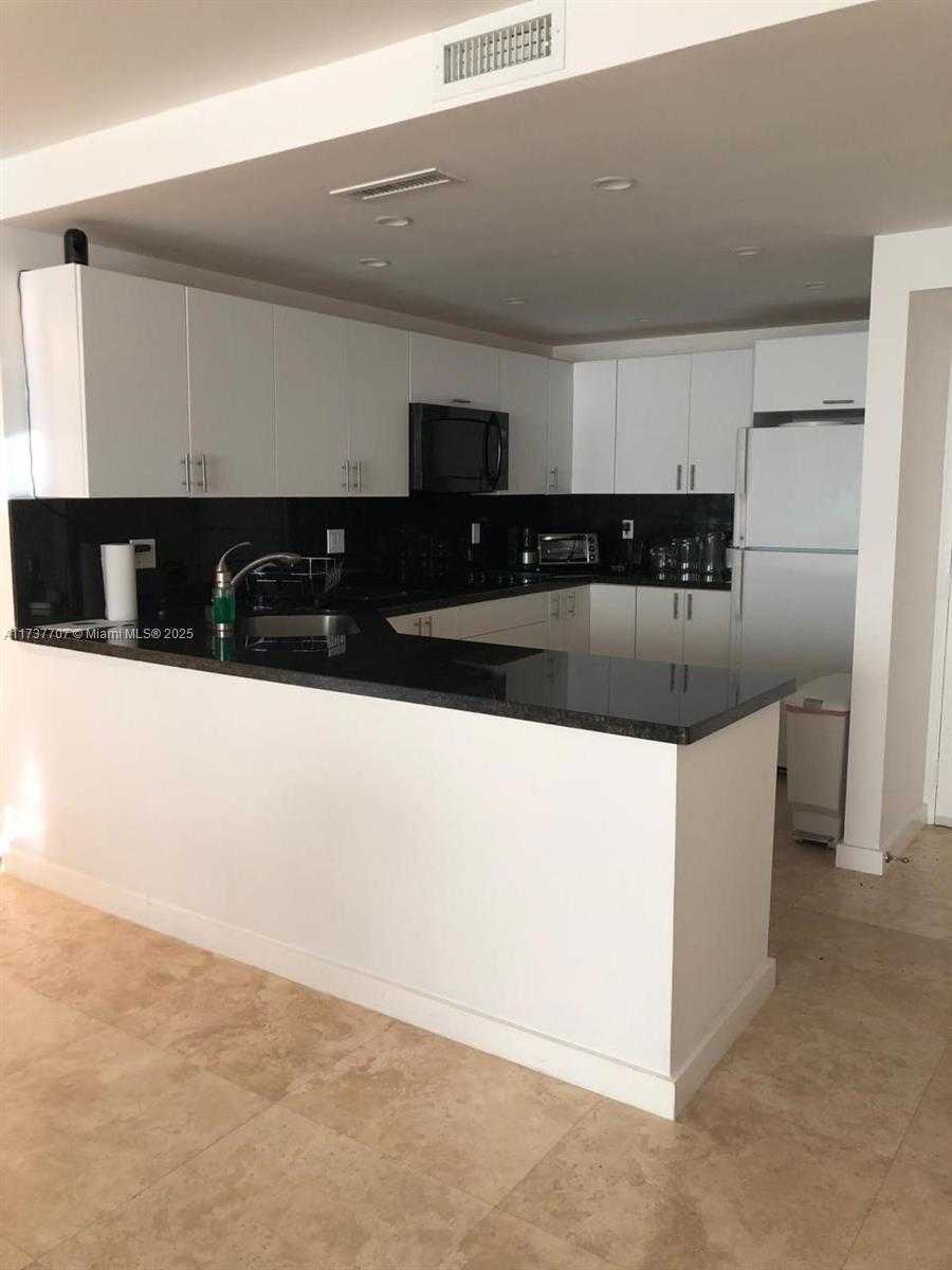 Small Image of 20379 WEST COUNTRY CLUB DR #539, Aventura Number 3