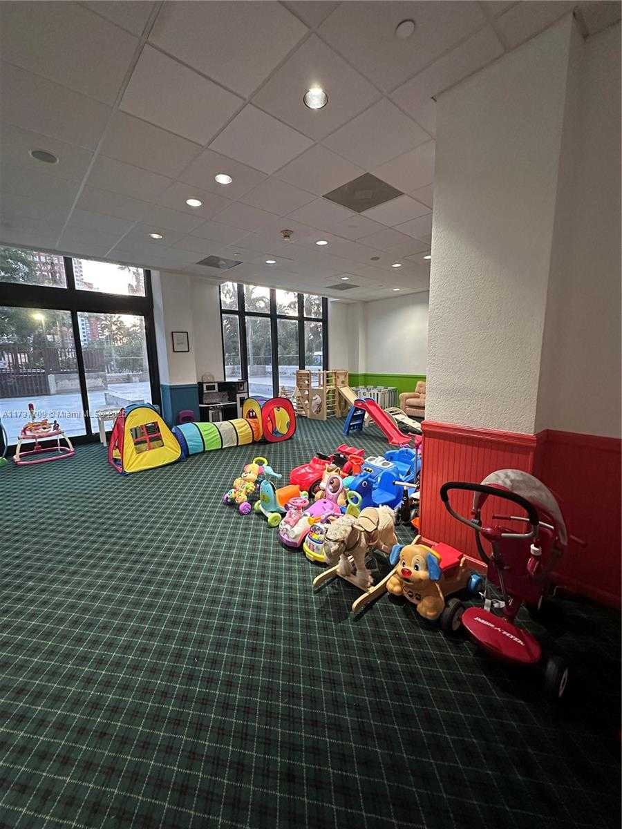 Small Image of 1450 BRICKELL BAY DR #306, Miami Number 34