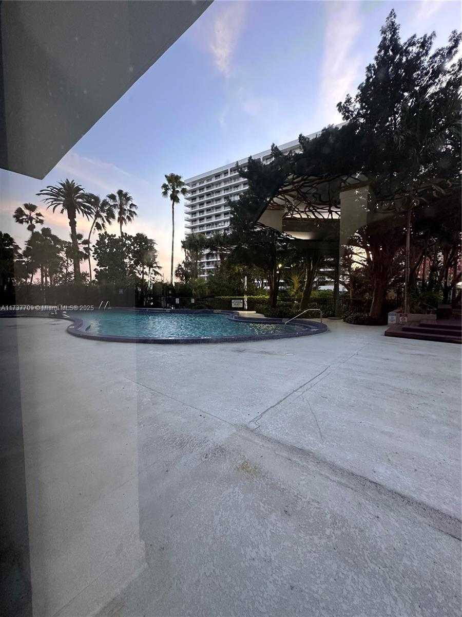 Small Image of 1450 BRICKELL BAY DR #306, Miami Number 38