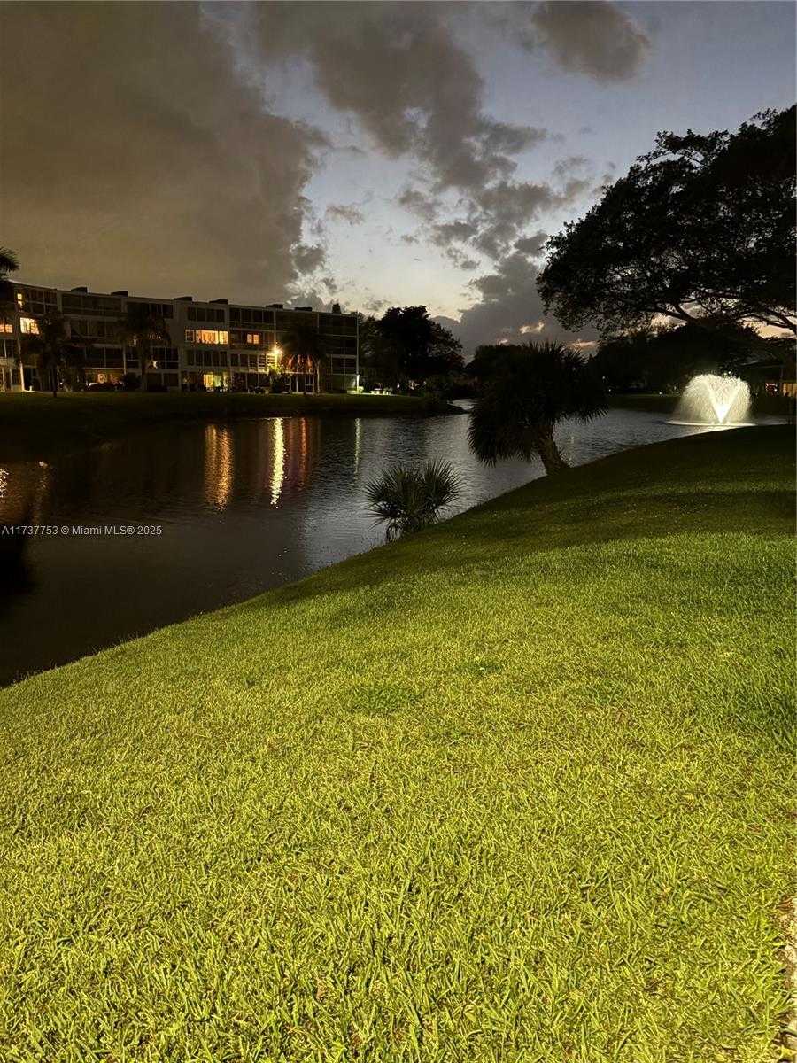 Small Image of 3011 ISLEWOOD D #3011, Deerfield Beach Number 34