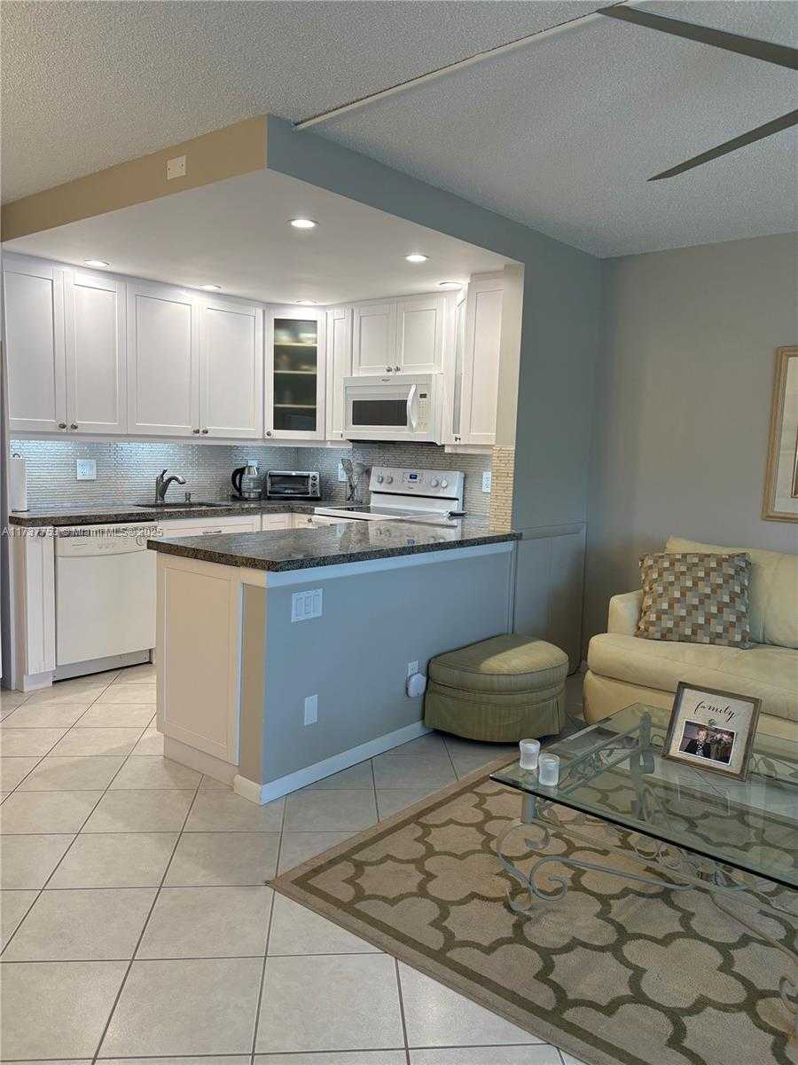Small Image of 3011 ISLEWOOD D #3011, Deerfield Beach Number 43