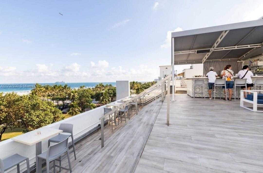 Small Image of 1036 OCEAN DR #B201, Miami Beach Number 16