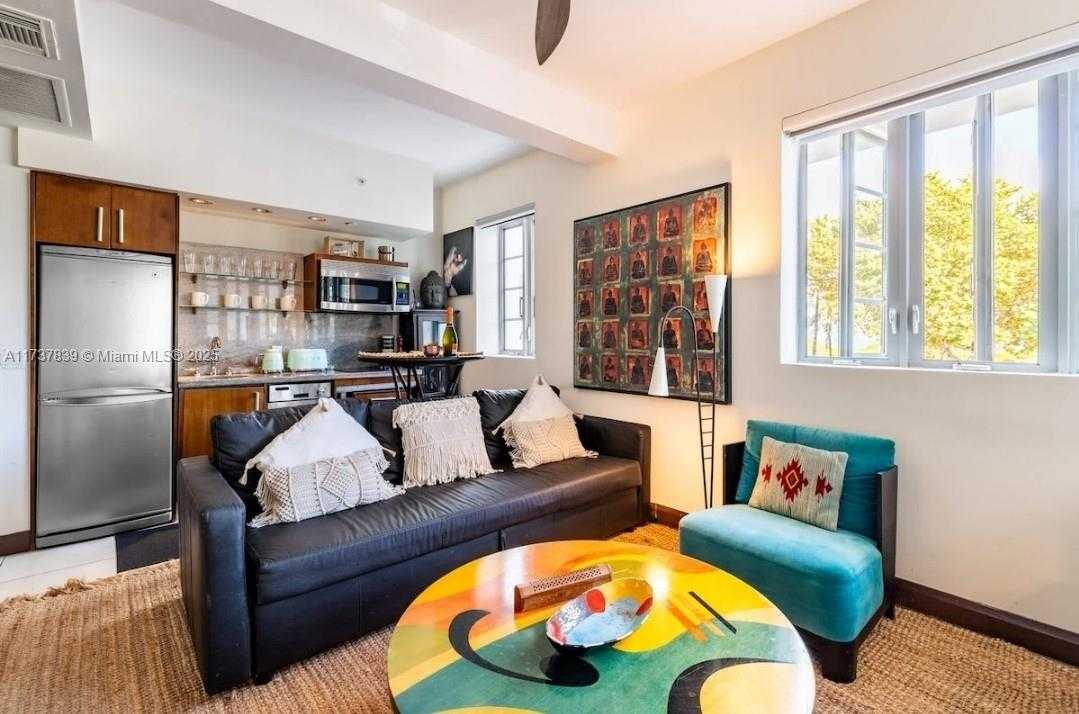 Small Image of 1036 OCEAN DR #B201, Miami Beach Number 3