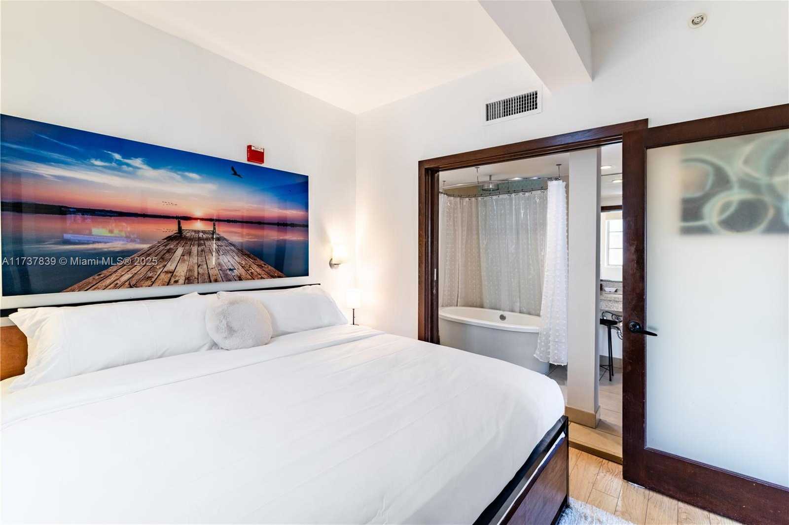 Small Image of 1036 OCEAN DR #B201, Miami Beach Number 9