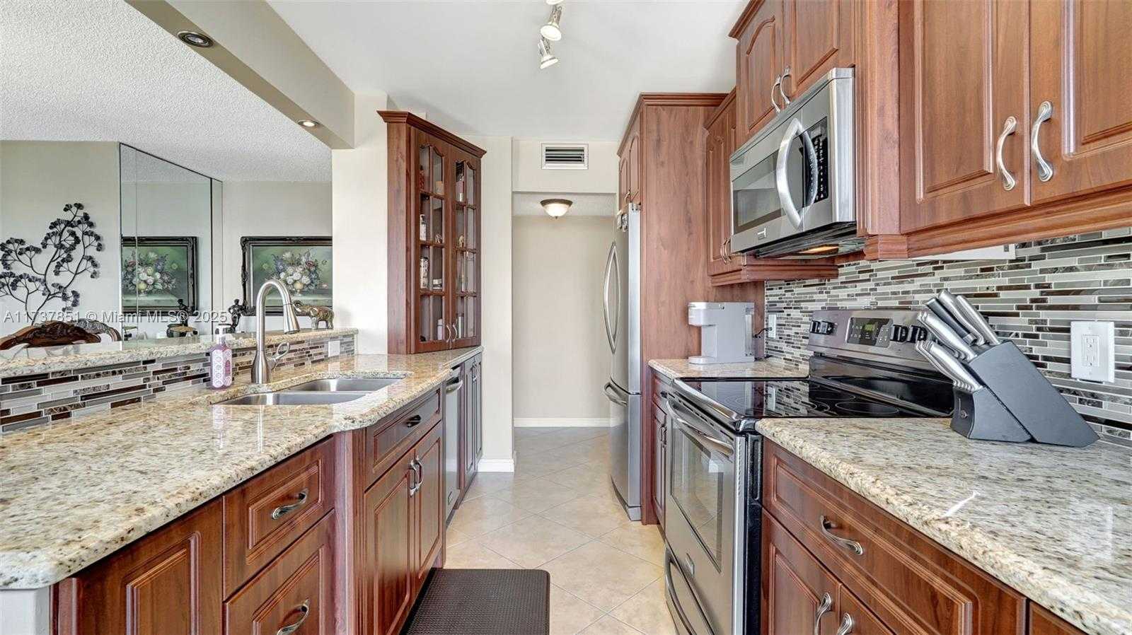 Small Image of 322 BUCHANAN ST #907, Hollywood Number 11