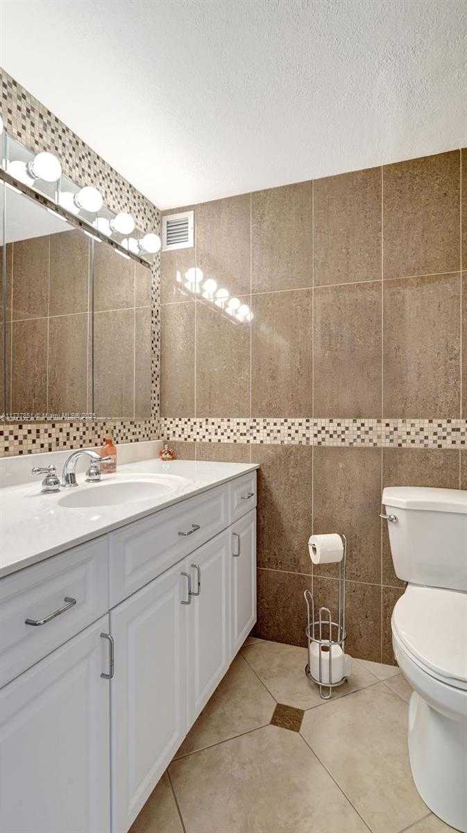 Small Image of 322 BUCHANAN ST #907, Hollywood Number 31