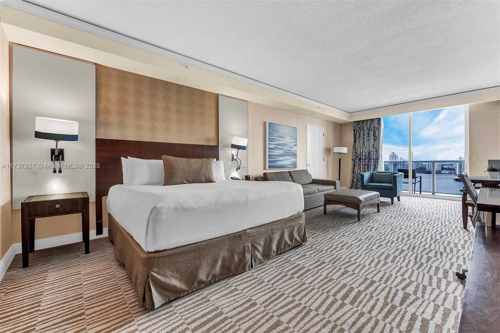 Small Image of 18001 Collins Ave, Sunny Isles Beach, FL 33160, USA Number 13