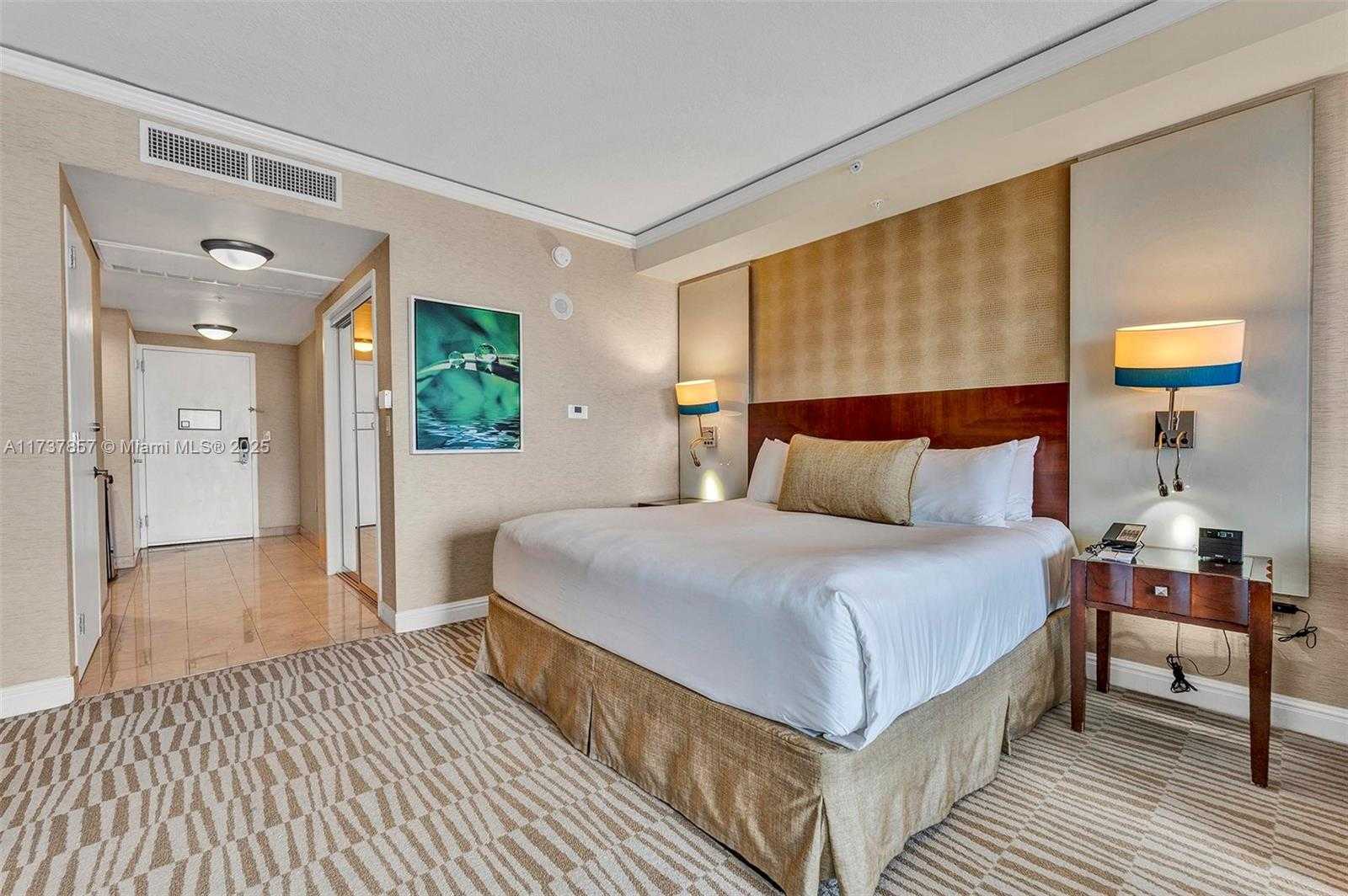 Small Image of 18001 Collins Ave, Sunny Isles Beach, FL 33160, USA Number 14