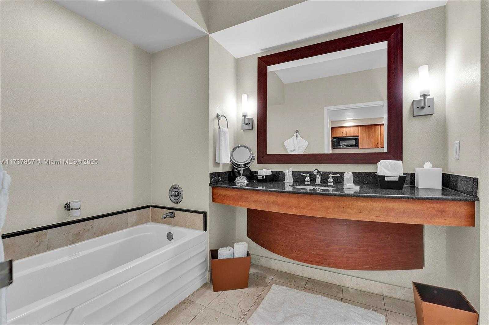 Small Image of 18001 Collins Ave, Sunny Isles Beach, FL 33160, USA Number 18