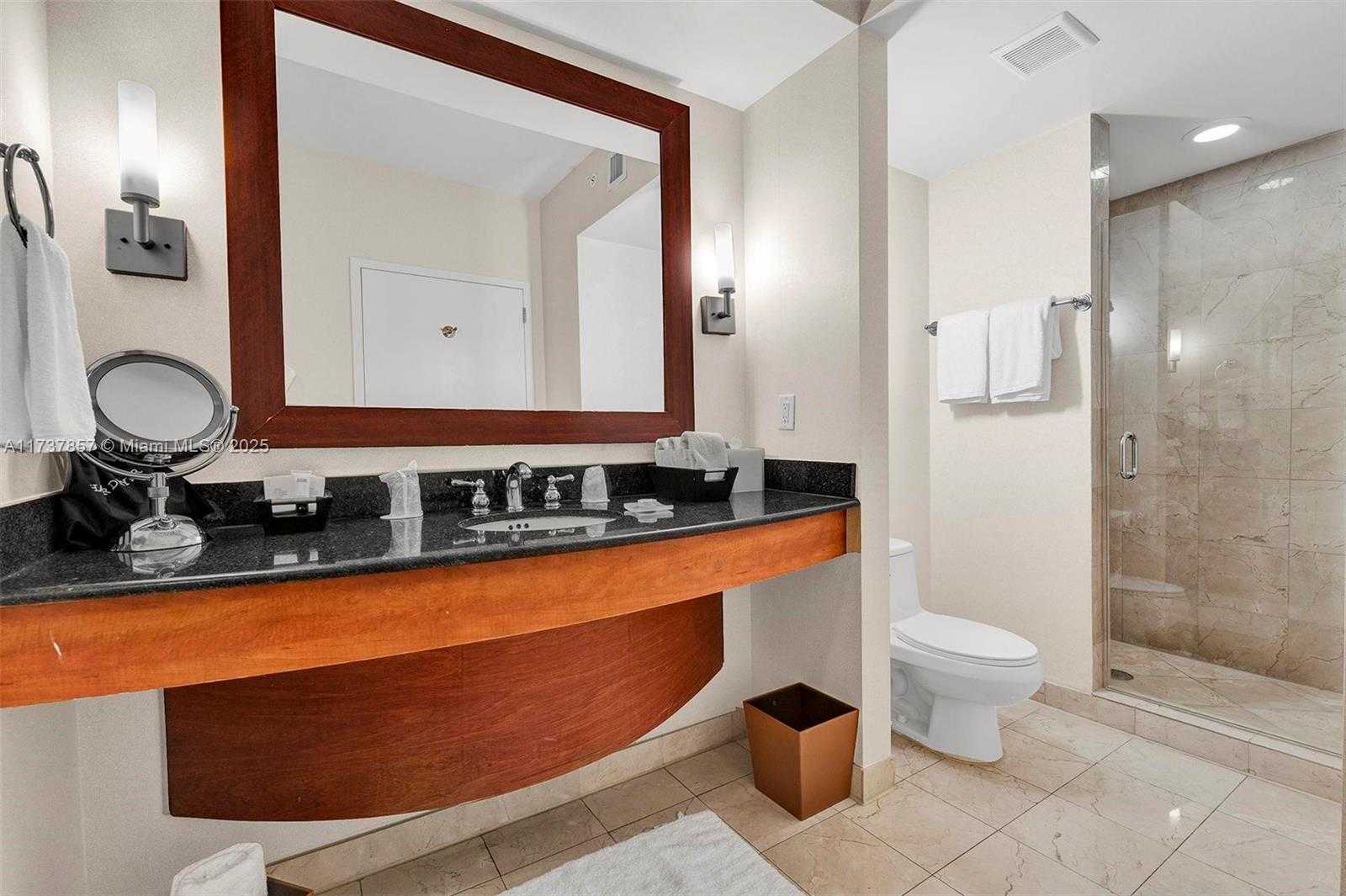 Small Image of 18001 Collins Ave, Sunny Isles Beach, FL 33160, USA Number 19