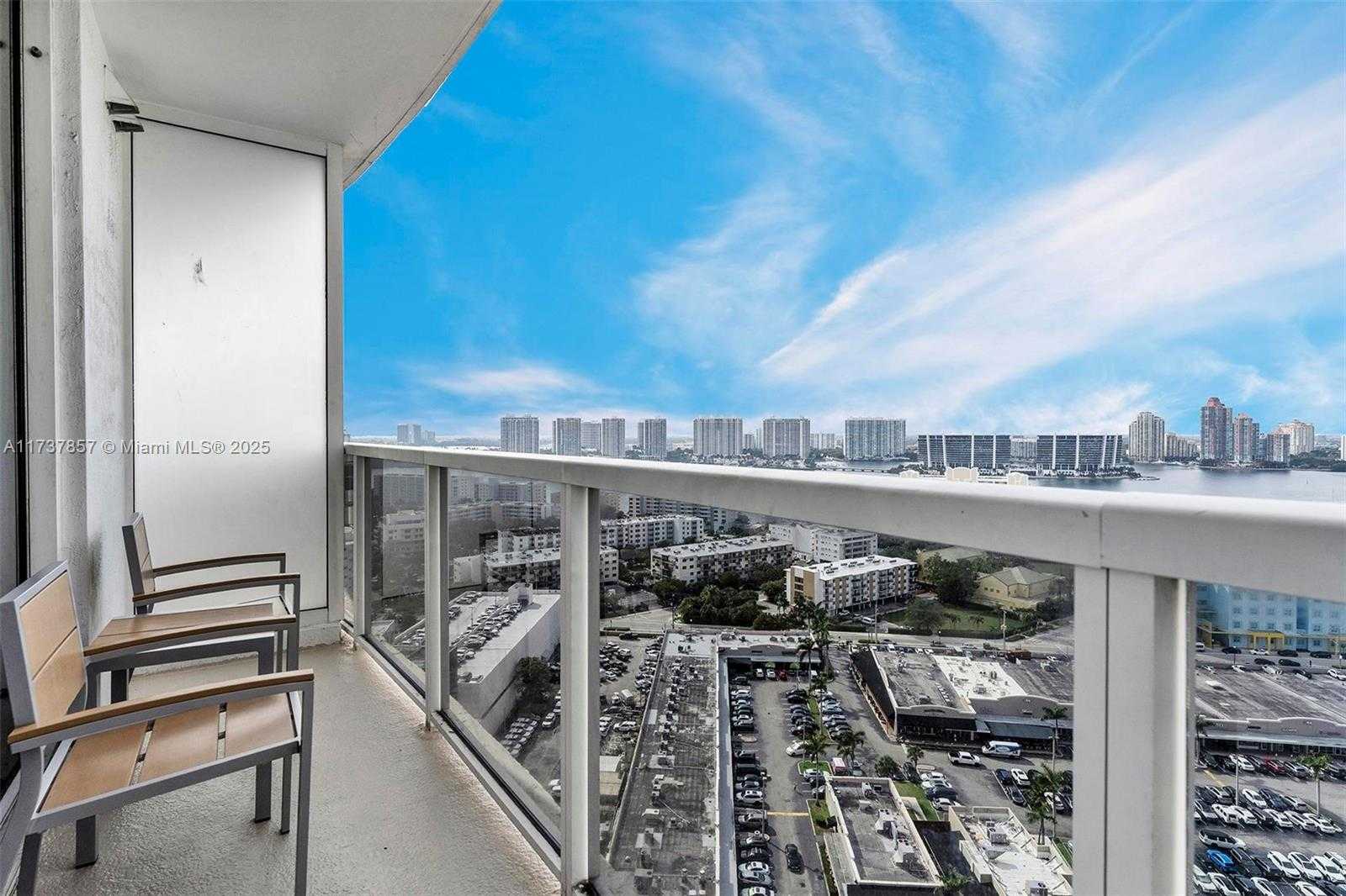 Small Image of 18001 Collins Ave, Sunny Isles Beach, FL 33160, USA Number 2