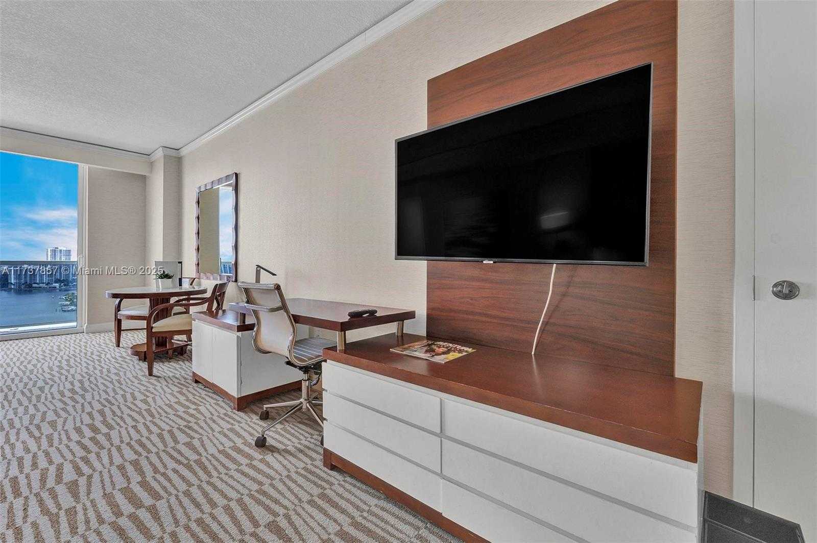 Small Image of 18001 Collins Ave, Sunny Isles Beach, FL 33160, USA Number 27