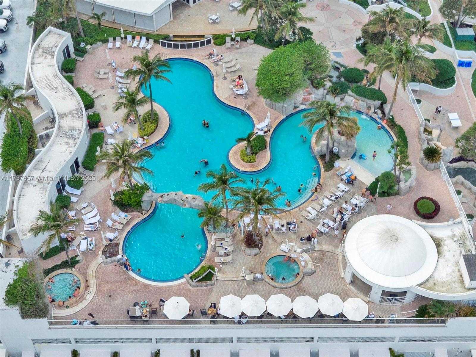 Small Image of 18001 Collins Ave, Sunny Isles Beach, FL 33160, USA Number 33