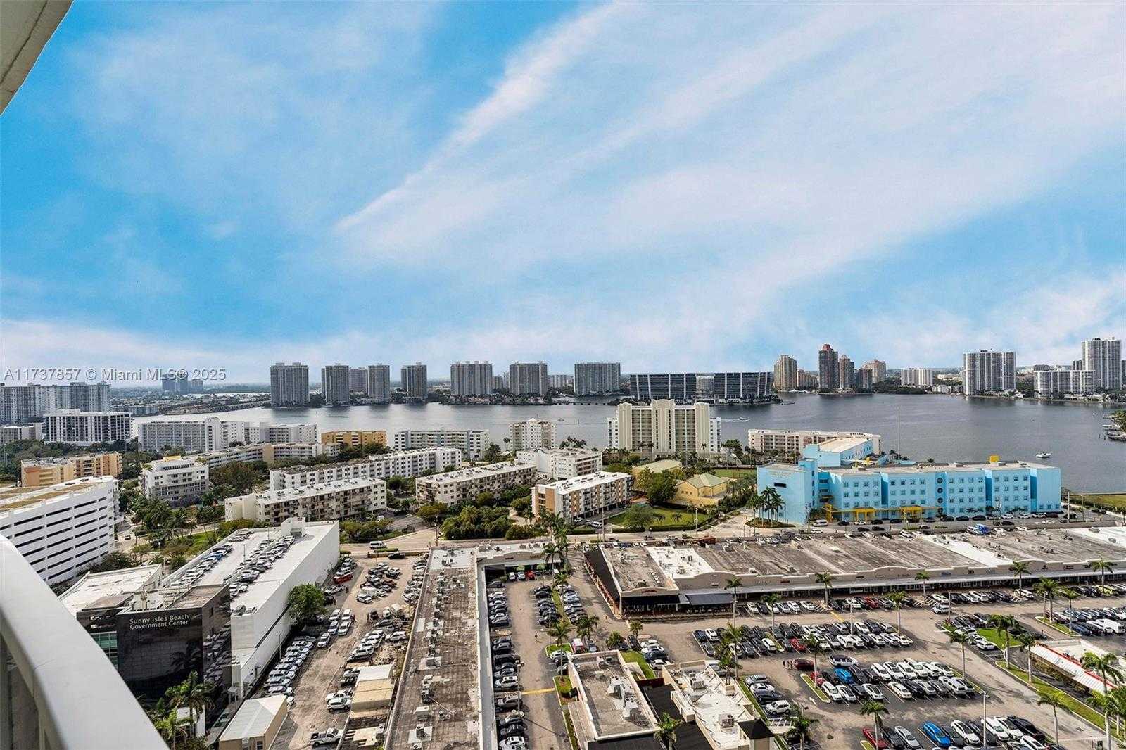 Small Image of 18001 Collins Ave, Sunny Isles Beach, FL 33160, USA Number 35