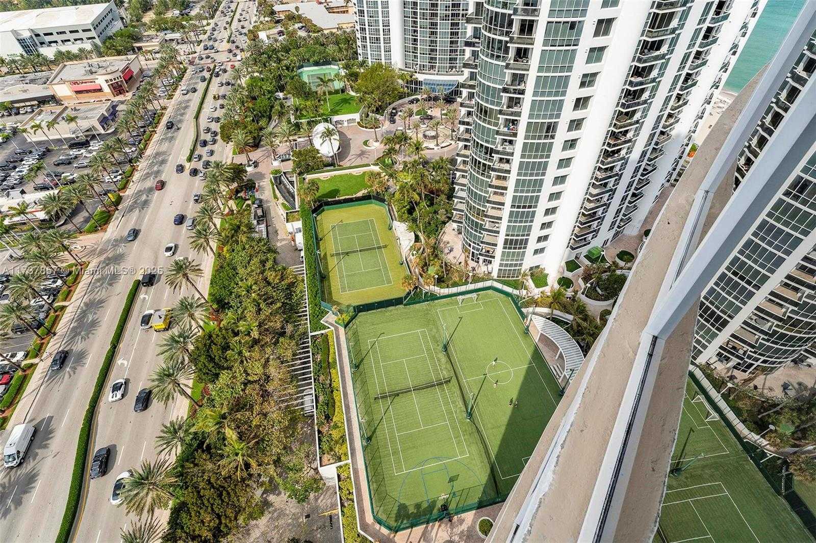 Small Image of 18001 Collins Ave, Sunny Isles Beach, FL 33160, USA Number 36