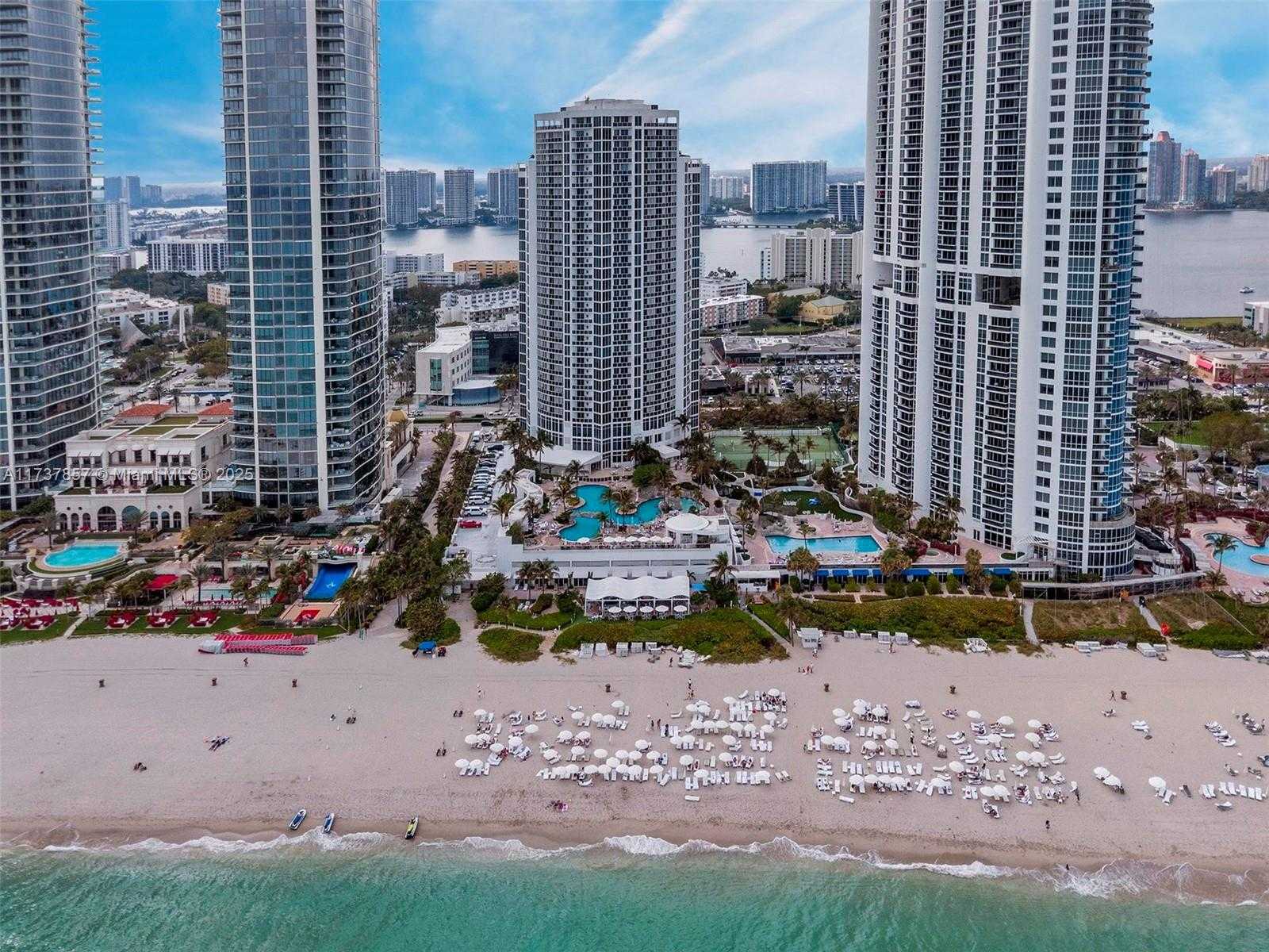 Small Image of 18001 Collins Ave, Sunny Isles Beach, FL 33160, USA Number 39