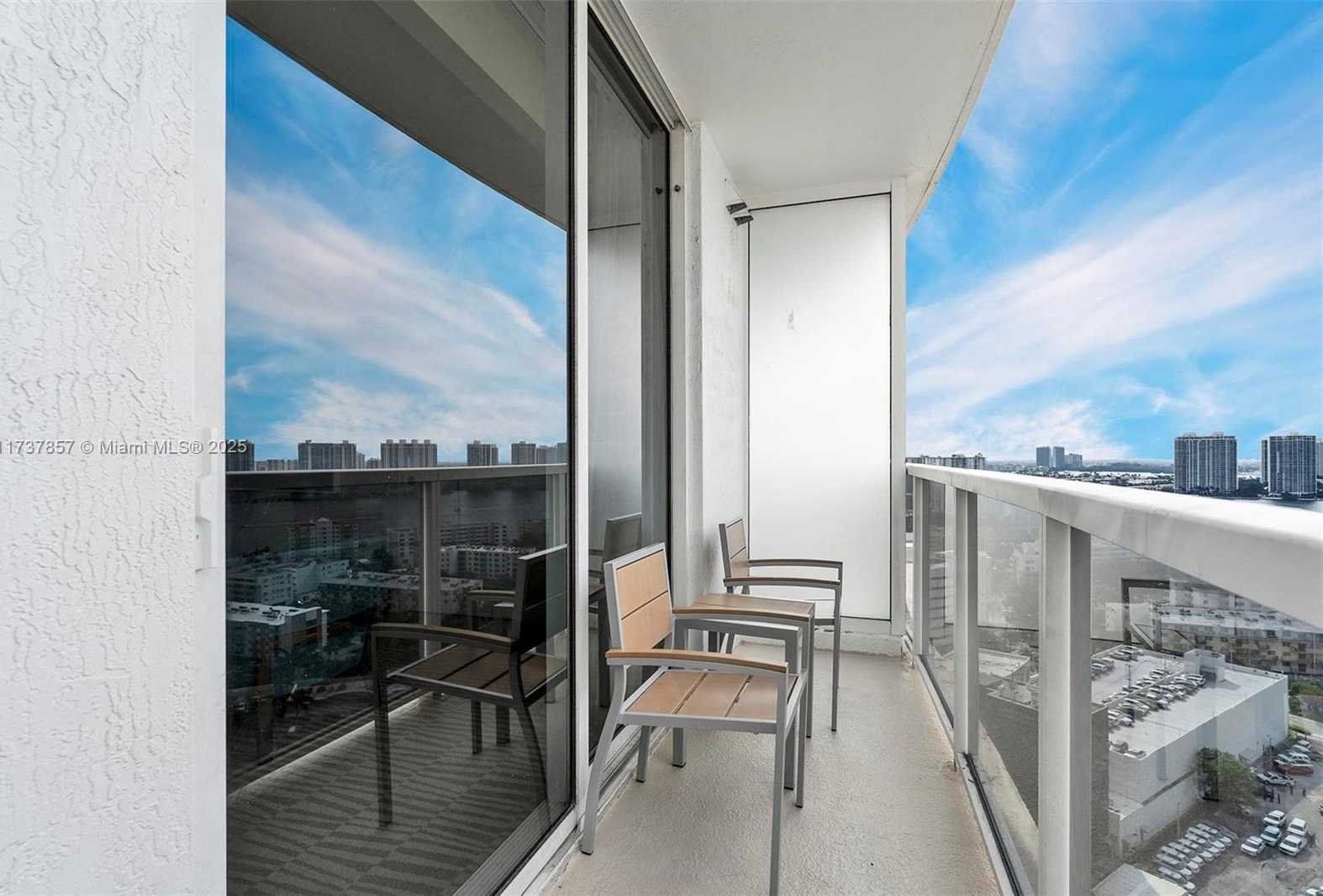 Small Image of 18001 Collins Ave, Sunny Isles Beach, FL 33160, USA Number 4