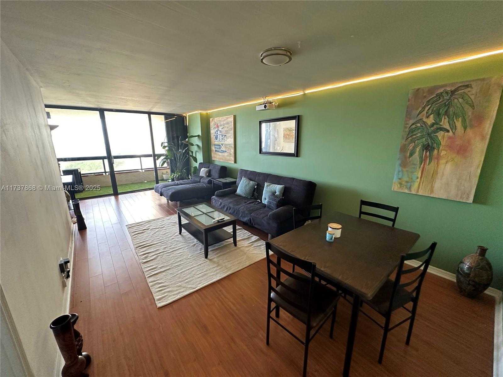 Small Image of 2555 COLLINS AVE #2404, Miami Beach Number 11