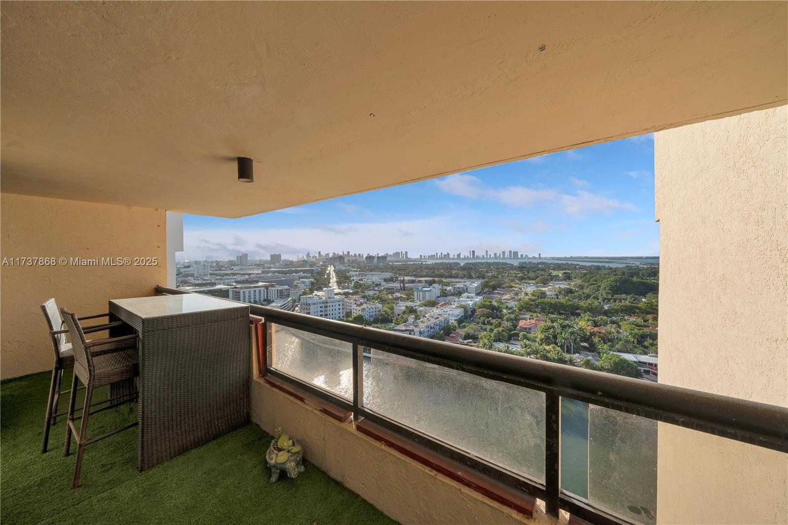 Small Image of 2555 COLLINS AVE #2404, Miami Beach Number 25