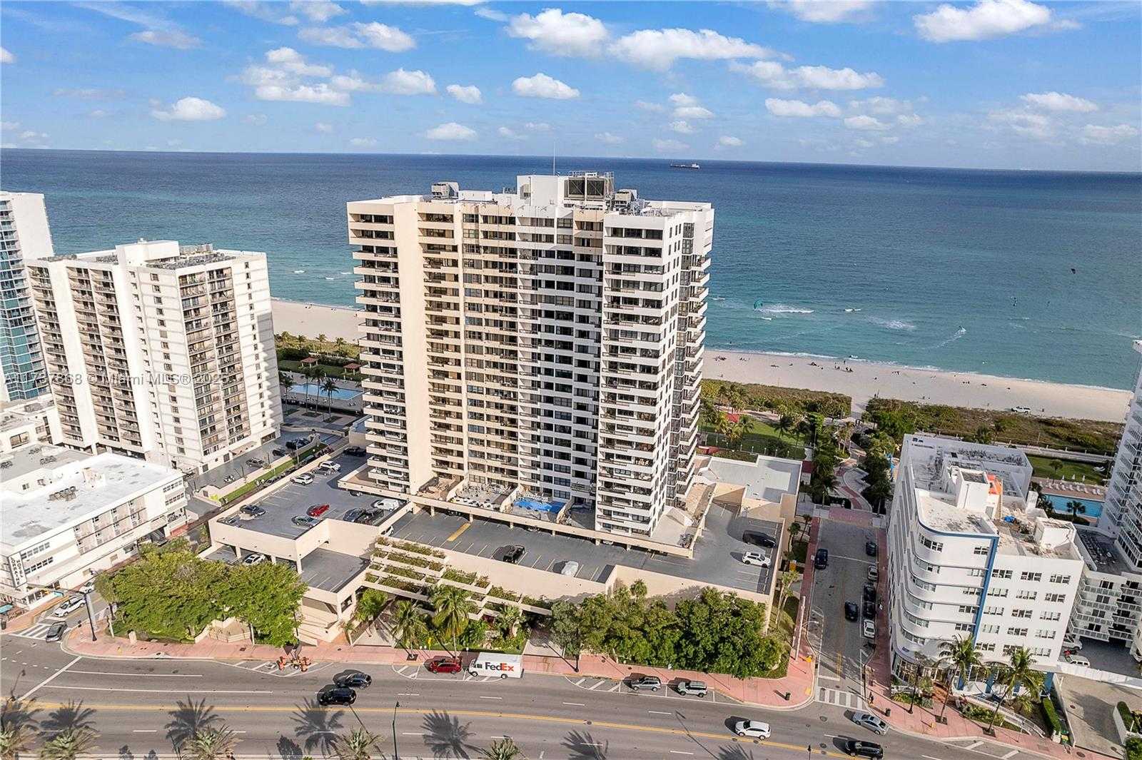 Small Image of 2555 COLLINS AVE #2404, Miami Beach Number 4