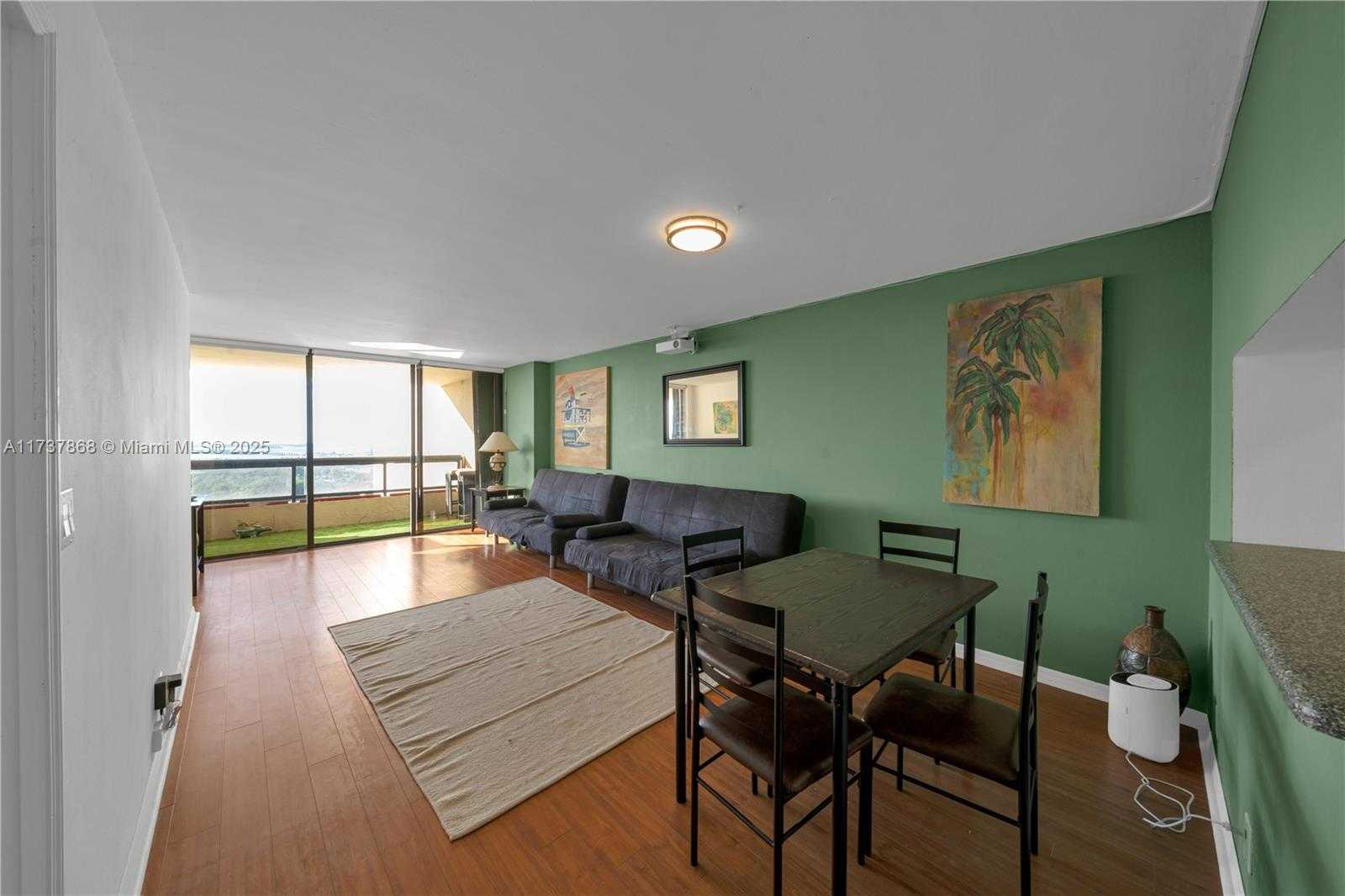 Small Image of 2555 COLLINS AVE #2404, Miami Beach Number 8