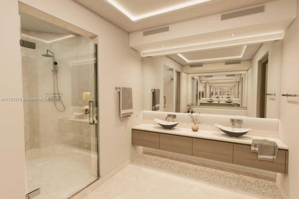 Small Image of 765 Crandon Blvd, Miami, FL 33149, USA Number 4