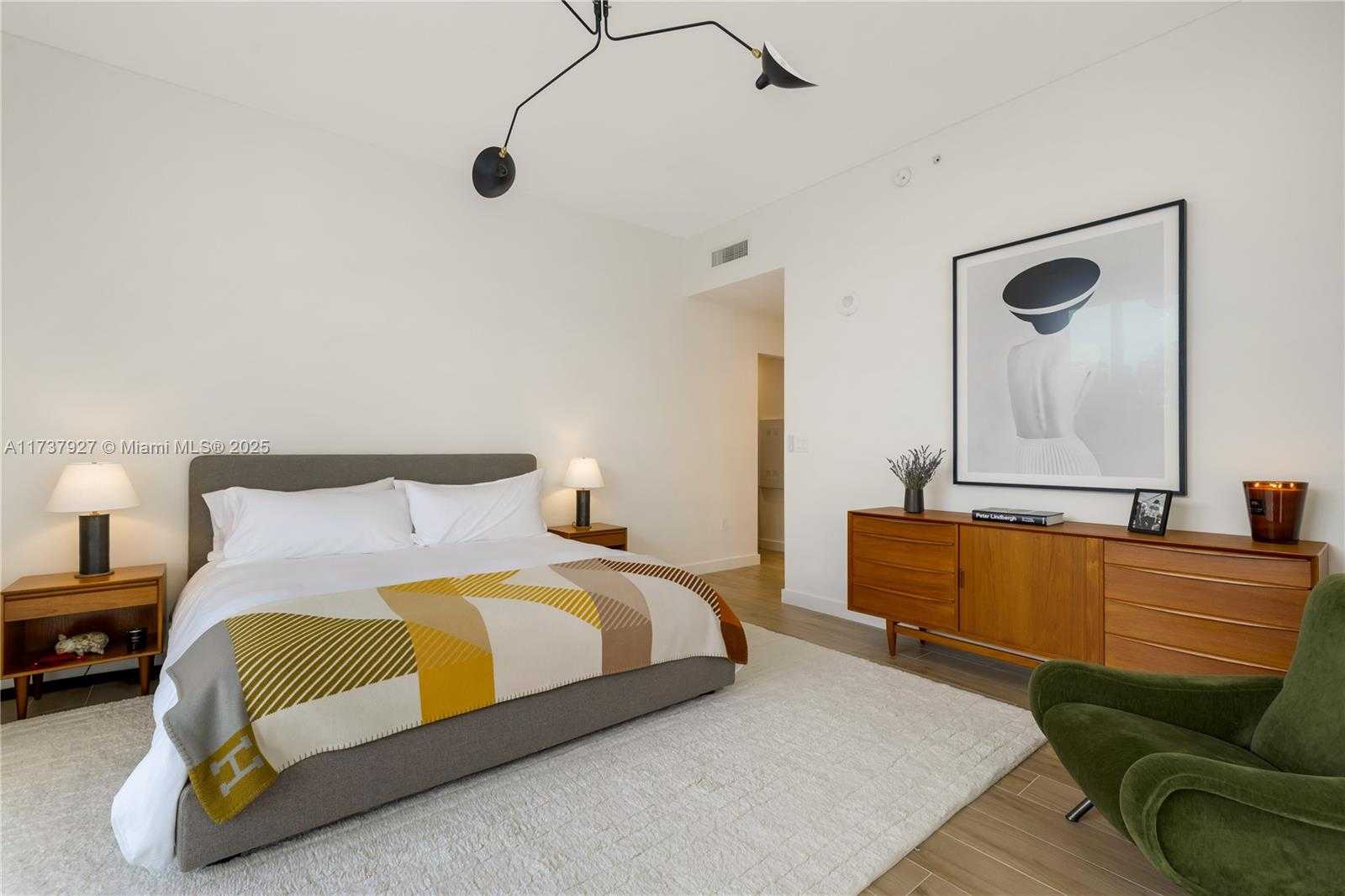 Small Image of 2678 TIGERTAIL AVE #302, Coconut Grove Number 11