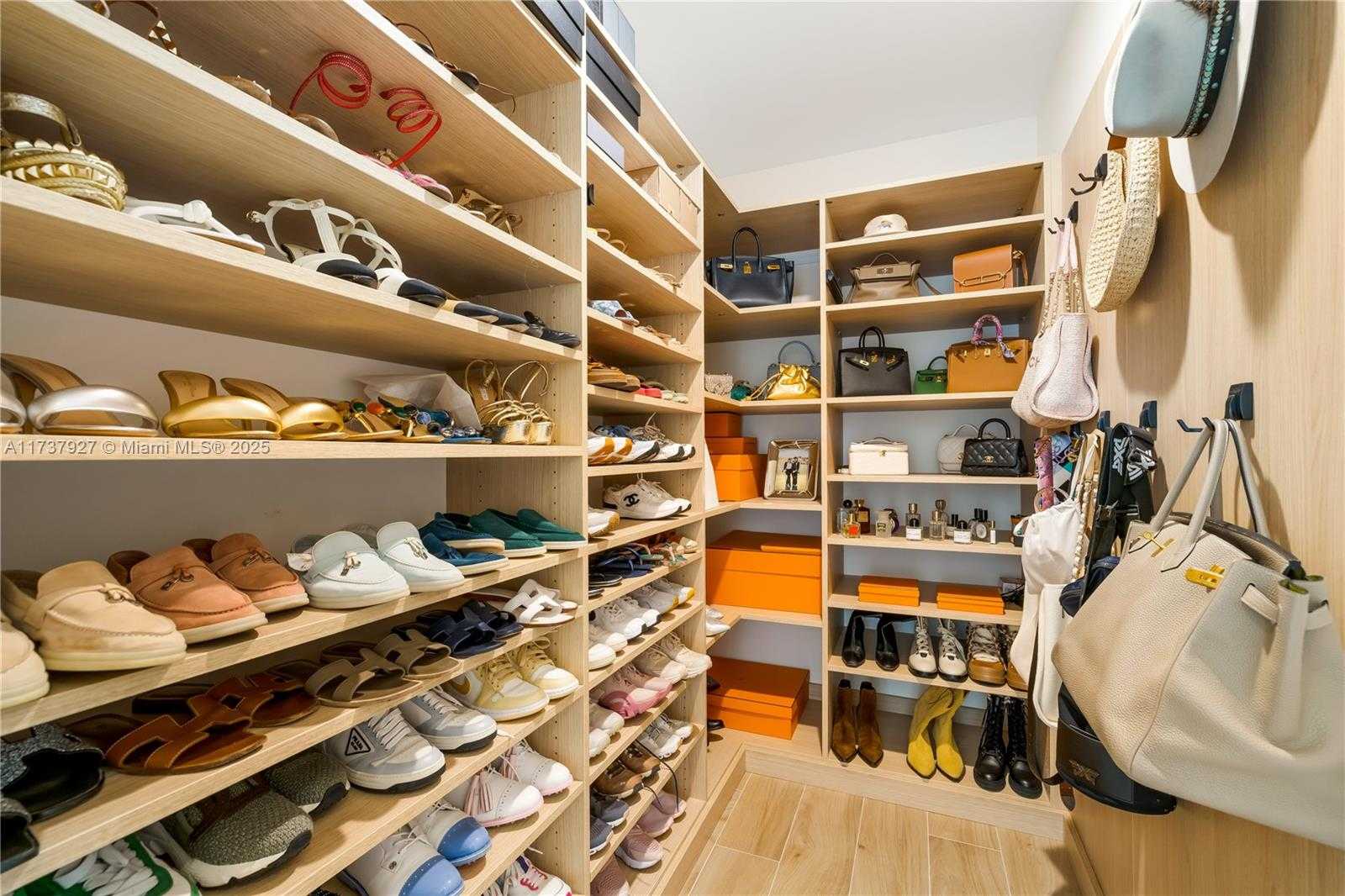 Small Image of 2678 TIGERTAIL AVE #302, Coconut Grove Number 14
