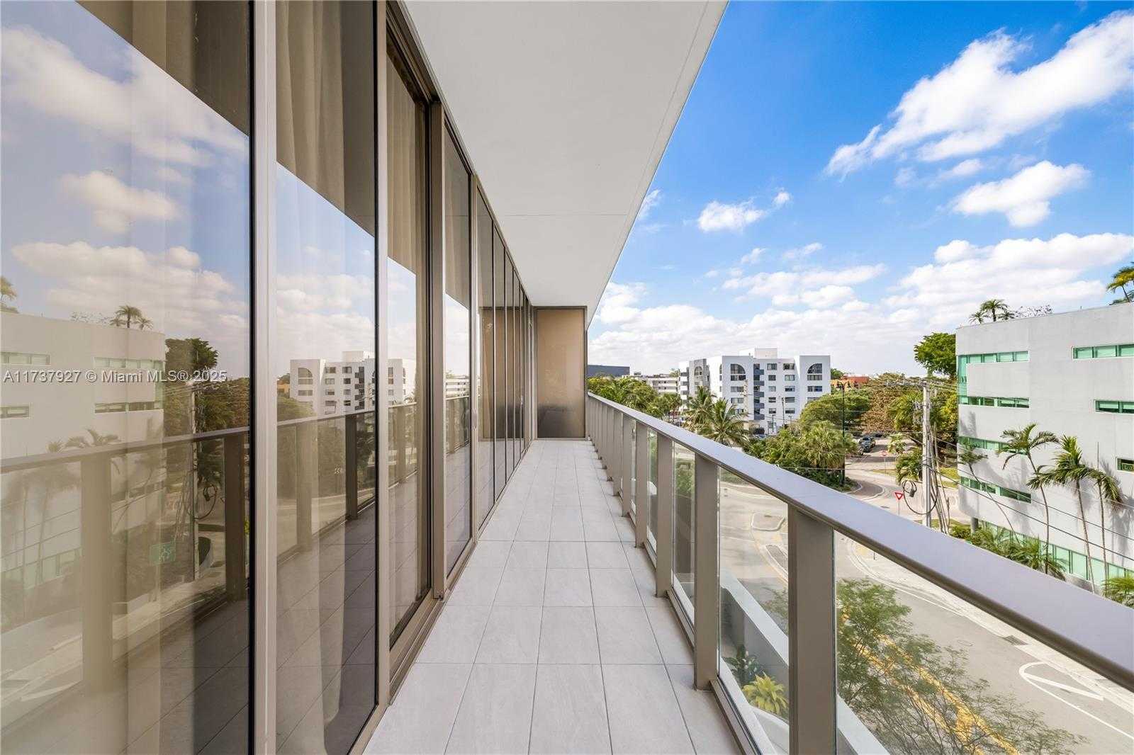 Small Image of 2678 TIGERTAIL AVE #302, Coconut Grove Number 19