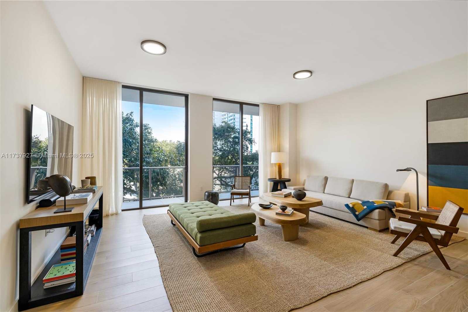 Small Image of 2678 TIGERTAIL AVE #302, Coconut Grove Number 2