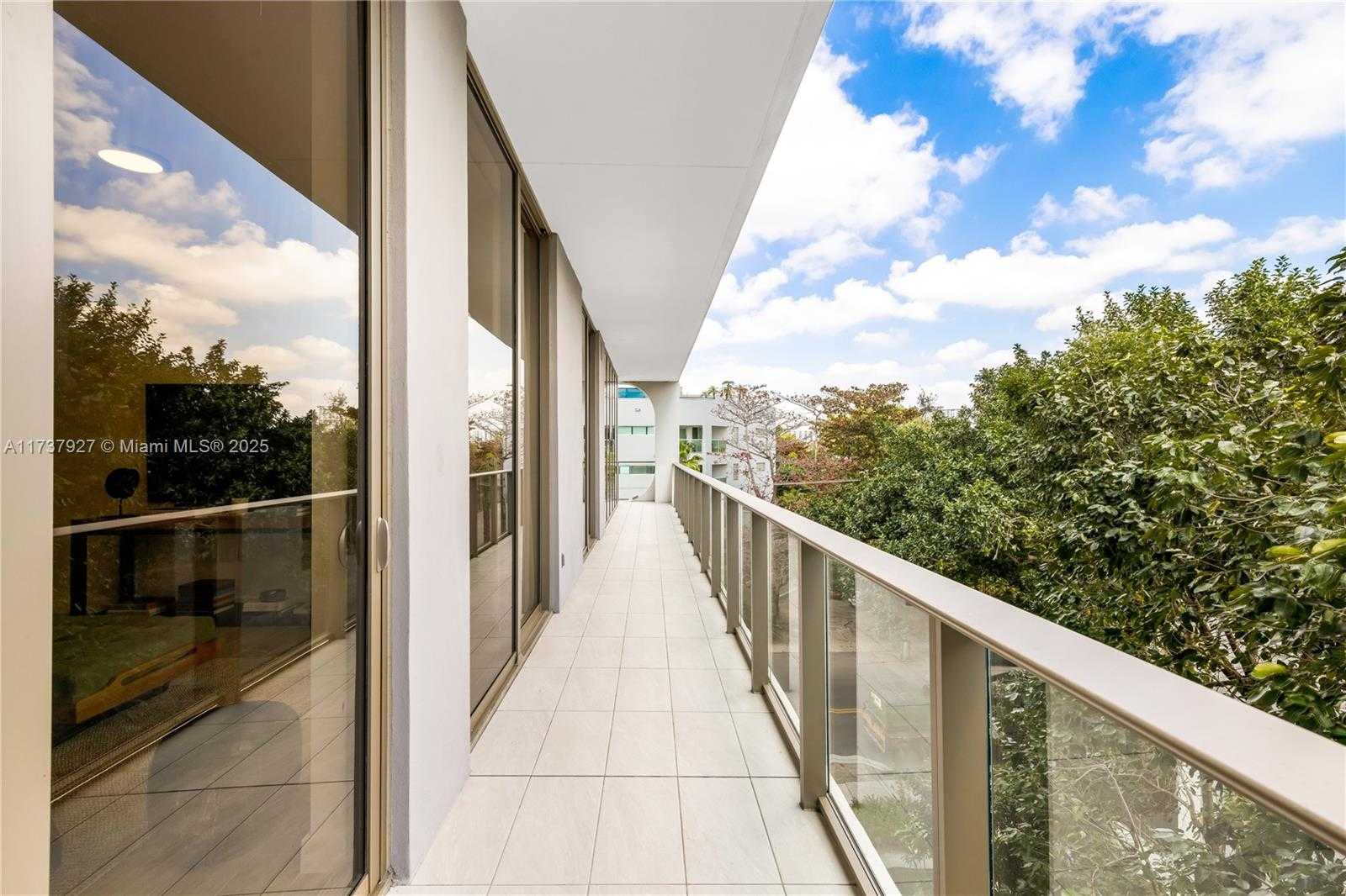 Small Image of 2678 TIGERTAIL AVE #302, Coconut Grove Number 20