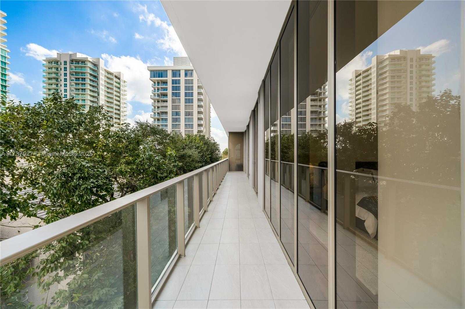 Small Image of 2678 TIGERTAIL AVE #302, Coconut Grove Number 21