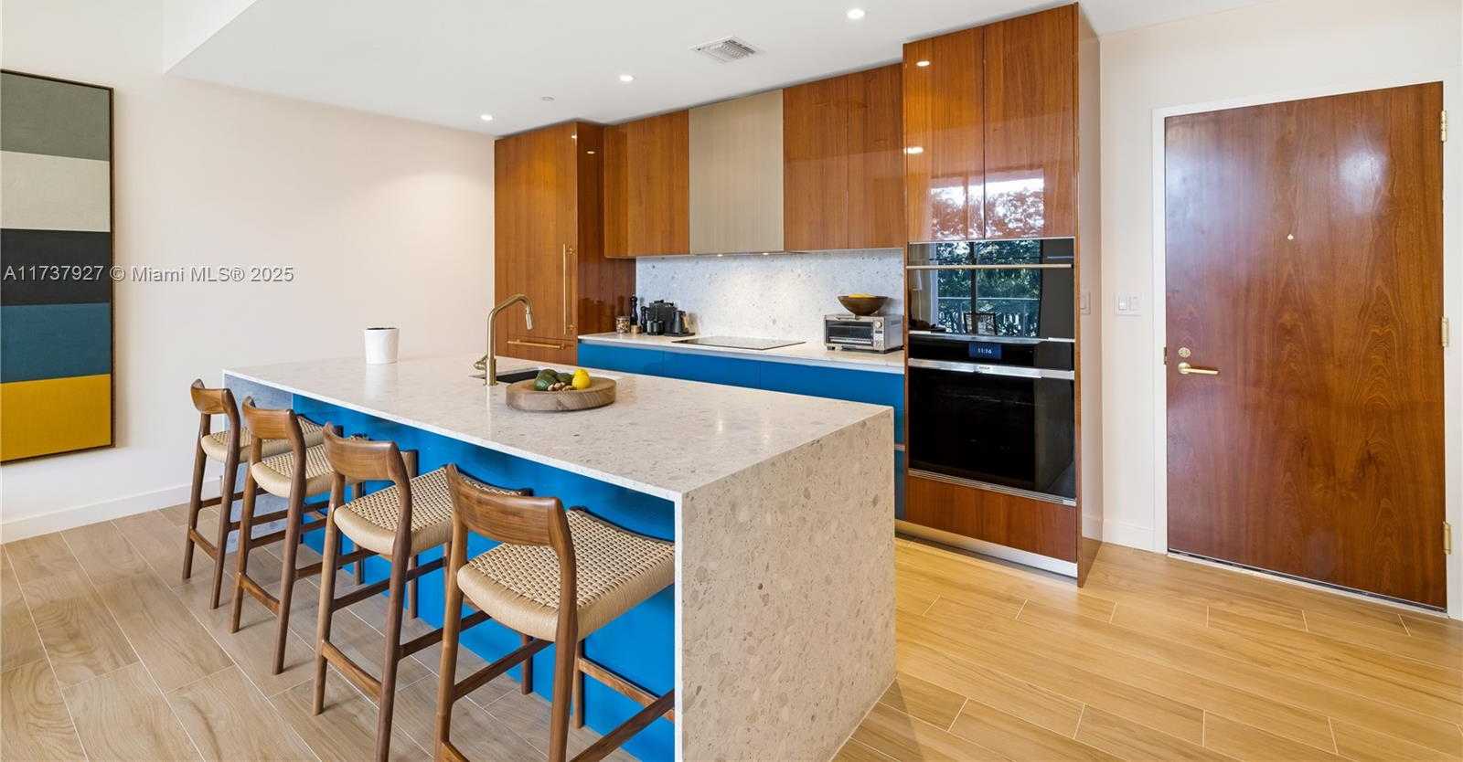 Small Image of 2678 TIGERTAIL AVE #302, Coconut Grove Number 7
