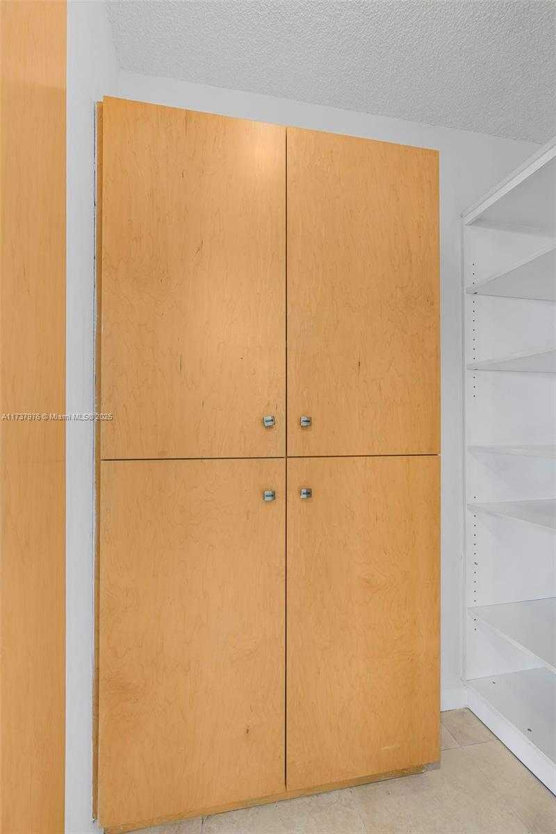 Small Image of 600 NORTH EAST 36TH ST #414, Miami Number 27