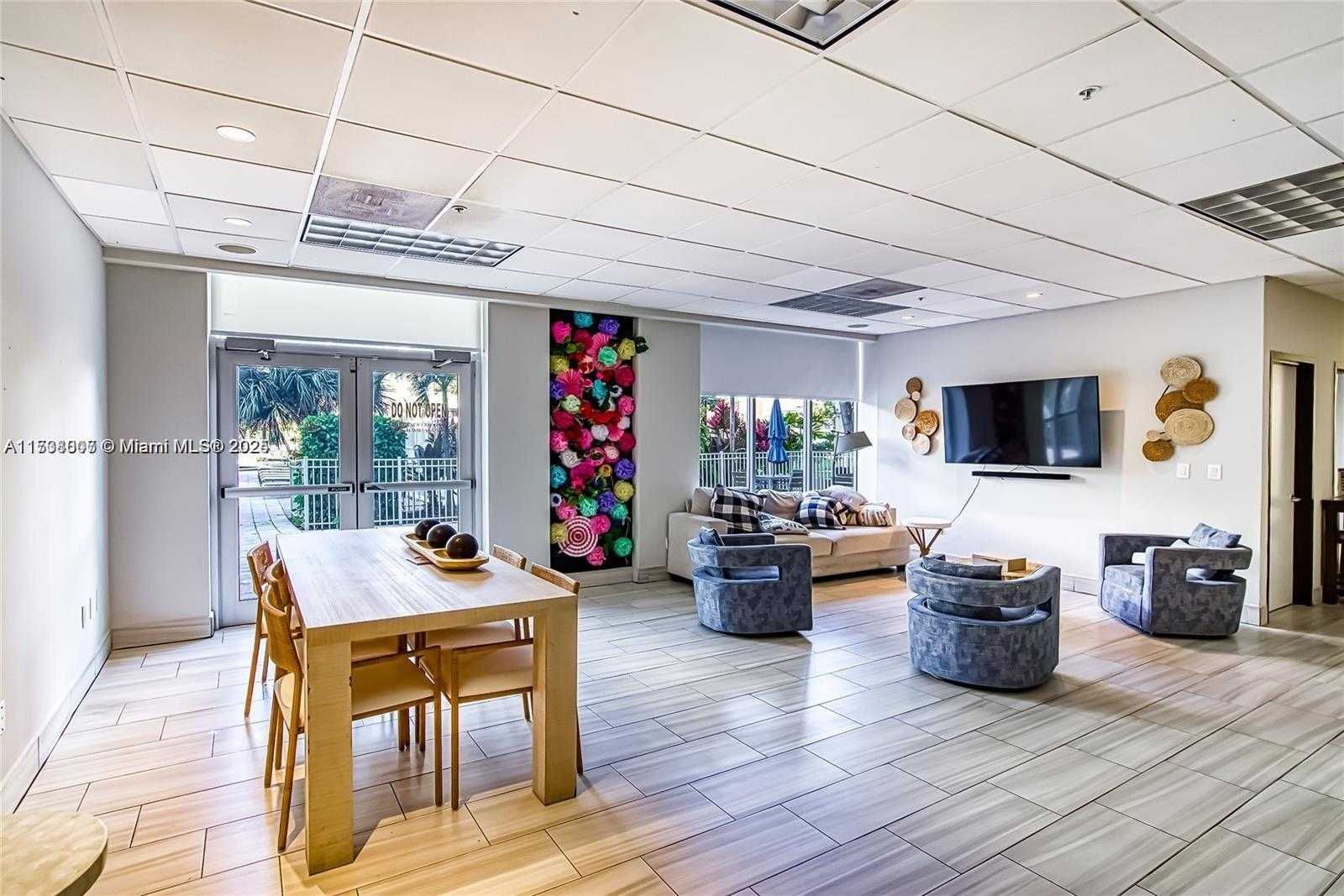 Small Image of 19390 COLLINS AVE #1510, Sunny Isles Beach Number 4
