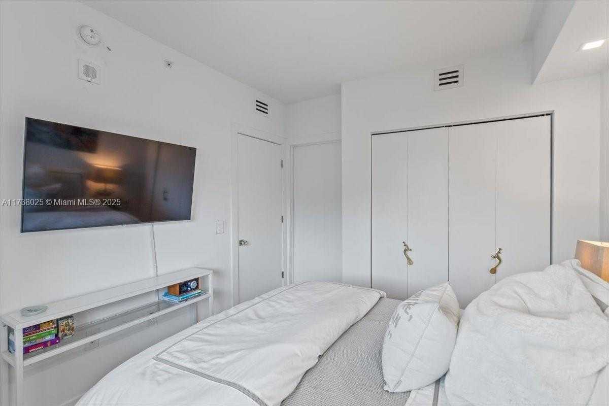 Small Image of 460 NORTH EAST 28TH ST #706, Miami Number 10