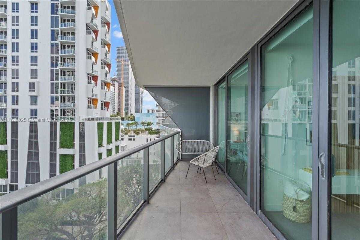 Small Image of 460 NORTH EAST 28TH ST #706, Miami Number 31