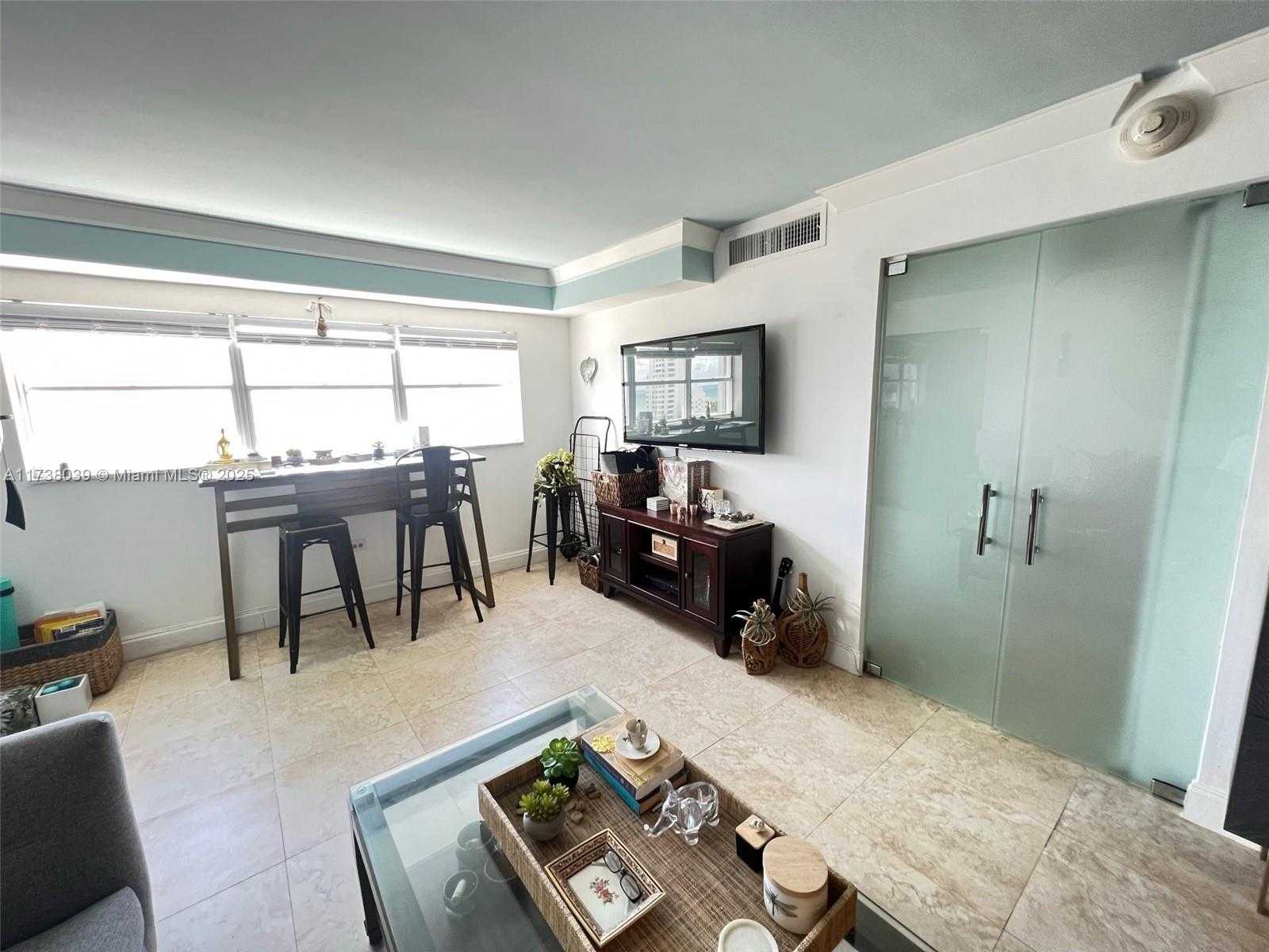 Small Image of 1881 WASHINGTON AVE #12E, Miami Beach Number 18